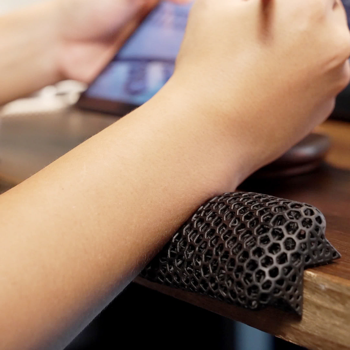 Bublepik Edge Rest for Desk - Sleek Black Wave